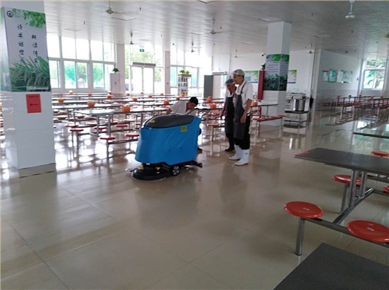 江蘇南京江寧區將軍大道學校餐廳洗地機550..