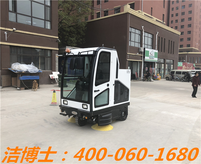 潔博士駕駛清掃車用戶案例——長治浩鷹物業管理 潔博士駕駛清掃車用戶案例——長治浩鷹物業管理