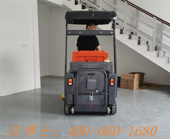 潔博士駕駛掃地機(jī)客戶案例—曲沃縣福生源物業(yè)服務(wù)有限公司 潔博士駕駛掃地機(jī)客戶案例—曲沃縣福生源物業(yè)服務(wù)有限公司