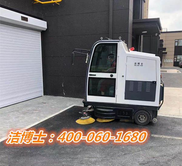 潔博士駕駛掃地車客戶案例-山西國裕物業服務有限公司 潔博士駕駛掃地車客戶案例-山西國裕物業服務有限公司